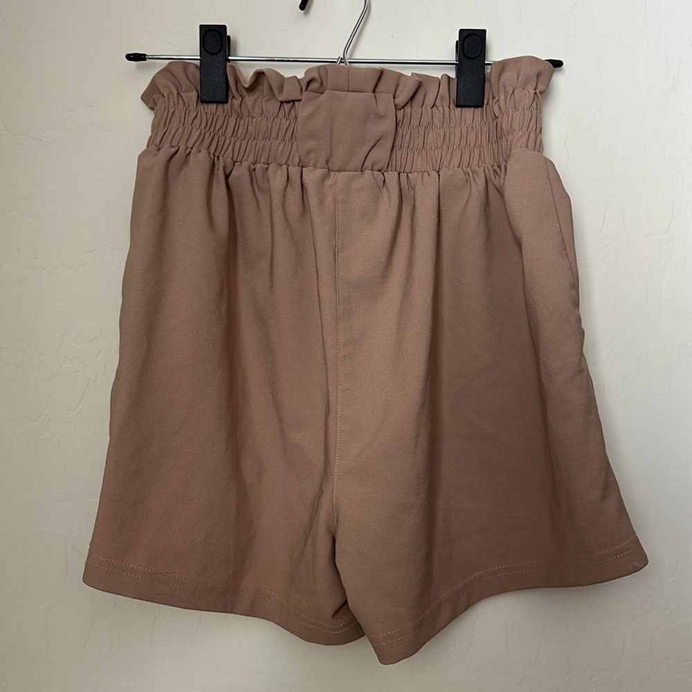 Beige shorts - Picture 3 of 3